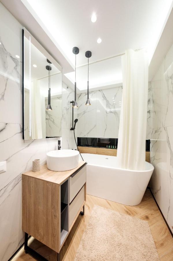 Brand New Luxury Apartment In The Heart Of Brasov Braşov Exterior foto